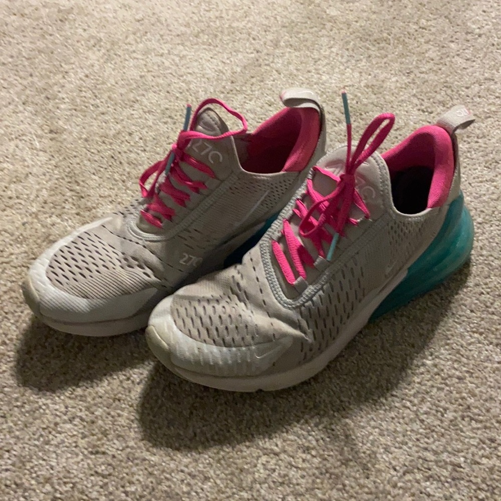 WELL USED nike air 270’s